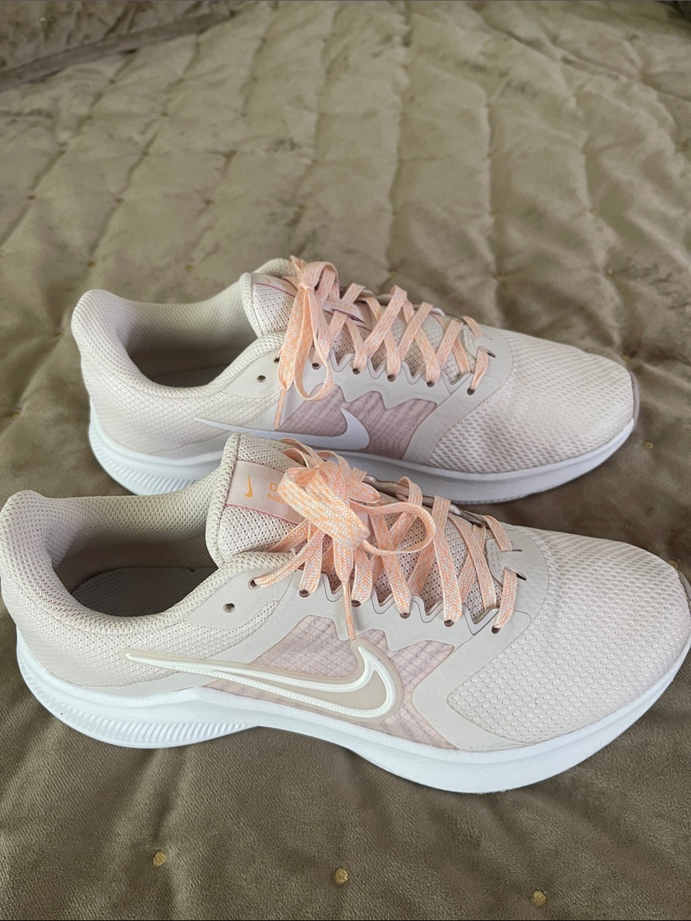 Nike Women's Pale Peach Athletic Running Sneakers